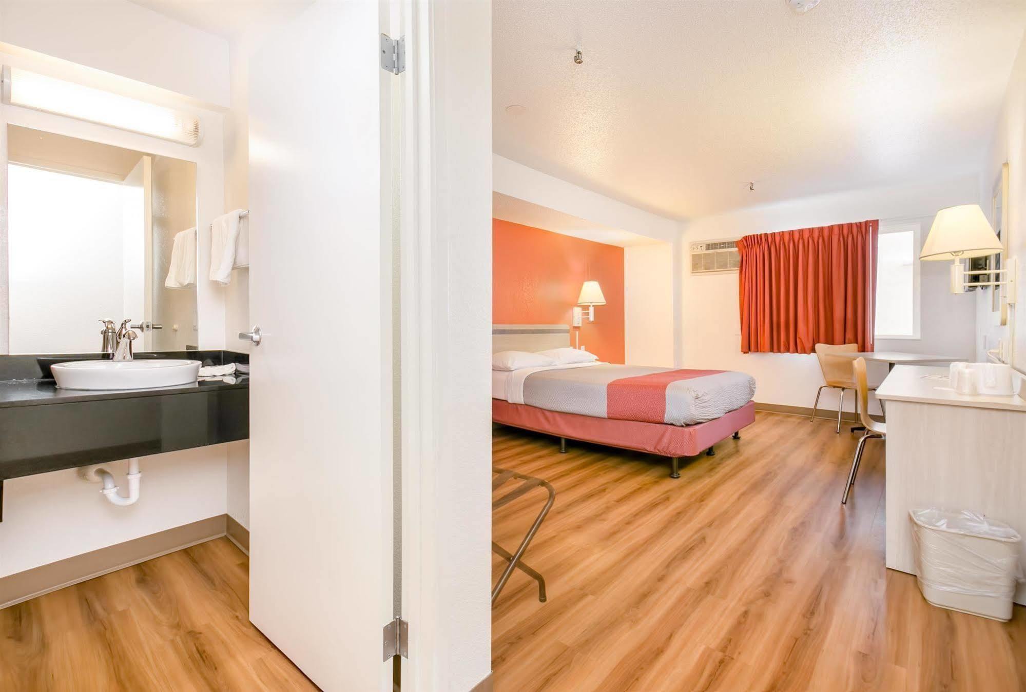 Motel 6 Minneapolis Airport - Mall Of America Esterno foto
